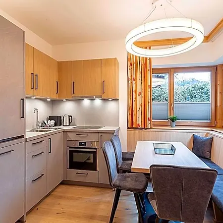 호텔 New In Kitzbuhel With Wellness Area