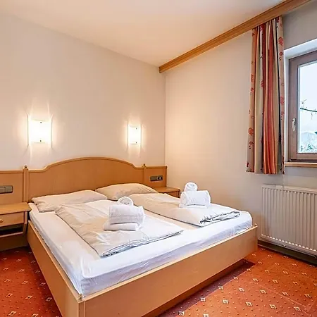 호텔 New In Kitzbuhel With Wellness Area