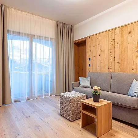호텔 New In Kitzbuhel With Wellness Area 2*
