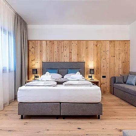 호텔 New In Kitzbuhel With Wellness Area 2*